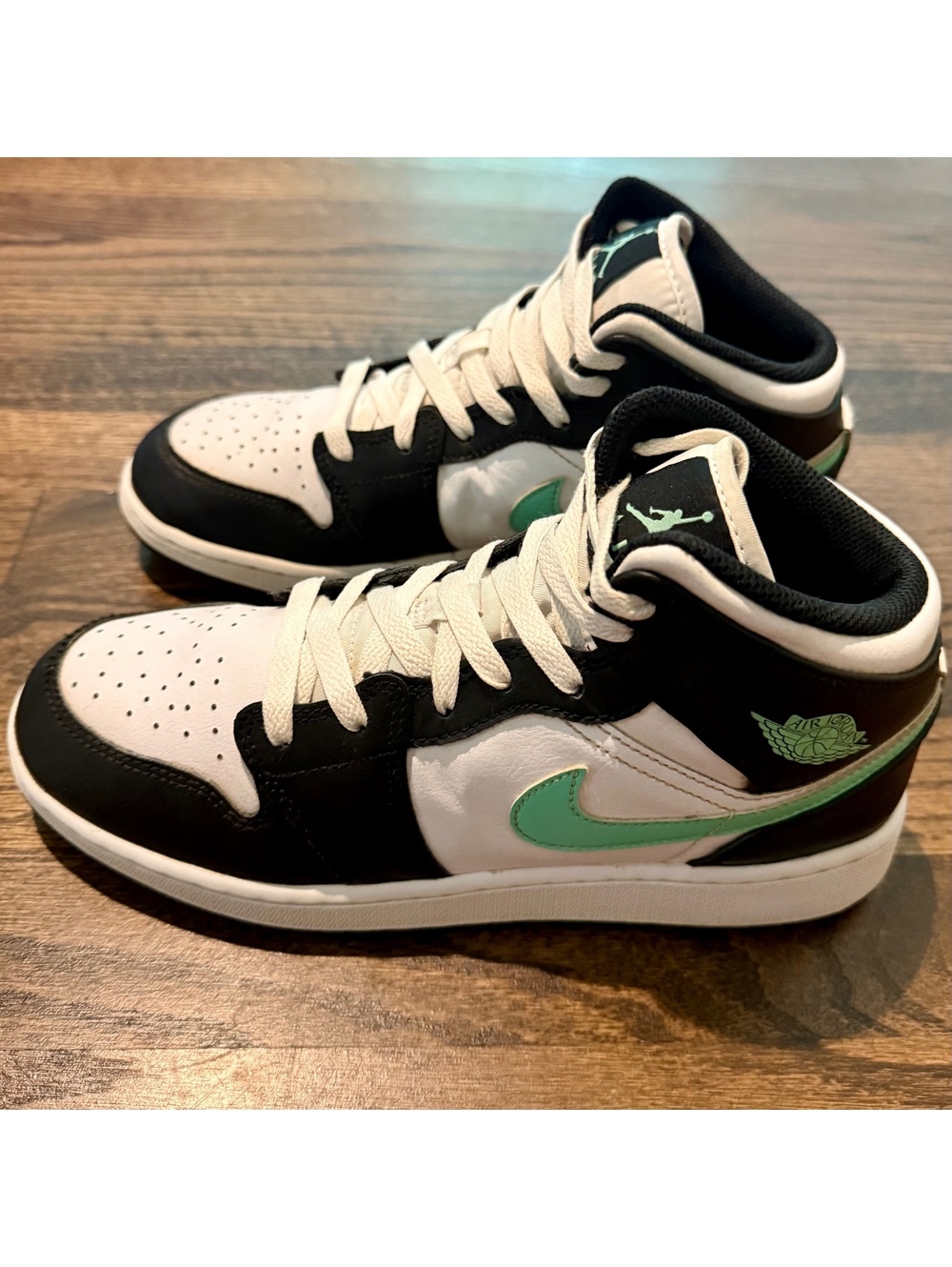Nike Air Jordan 1 Mid Green Glow White Black Authentic Sneakers Youth Size 6.5